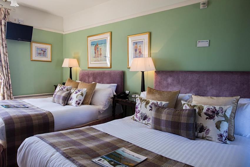 Port Charlotte Hotel ภายนอก รูปภาพ